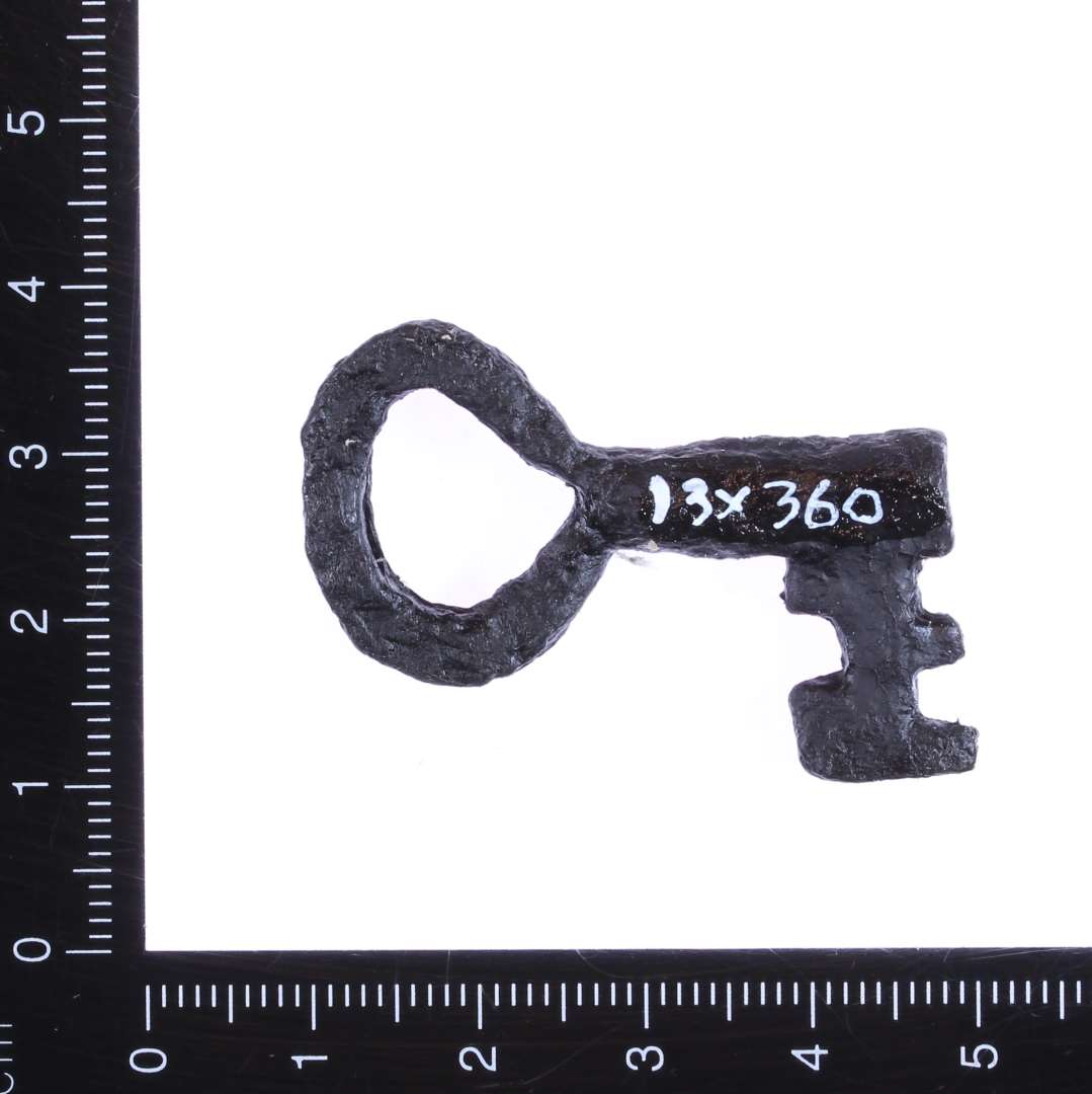 Lille vridnøgle, l. 4 cm.