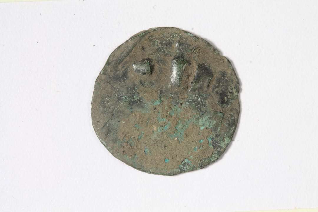 Penning, 1286-1360, MB, kraftigt korrodere