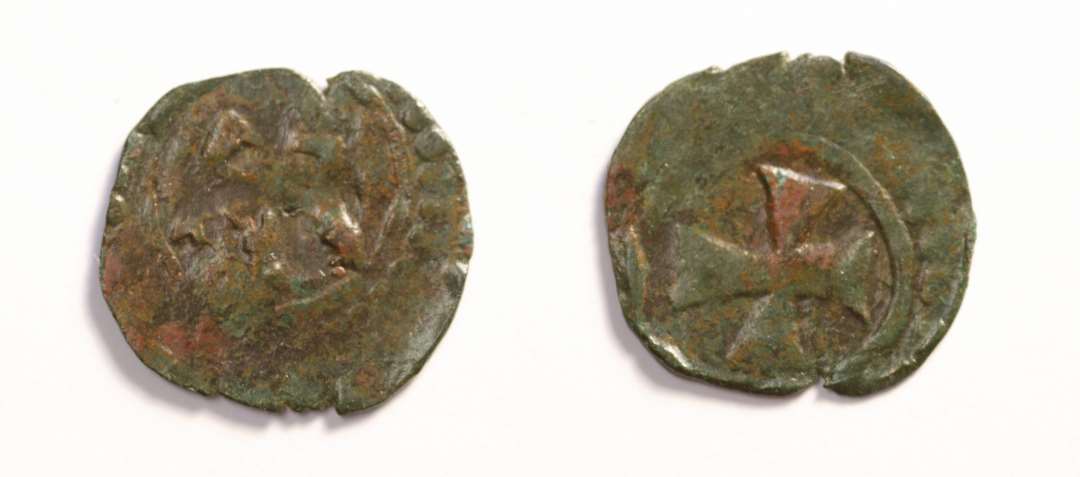 NM: MB 430, Nørrejylland, 1290-99

Borgerkrigsmønt. Sandsynligvis MB 430.