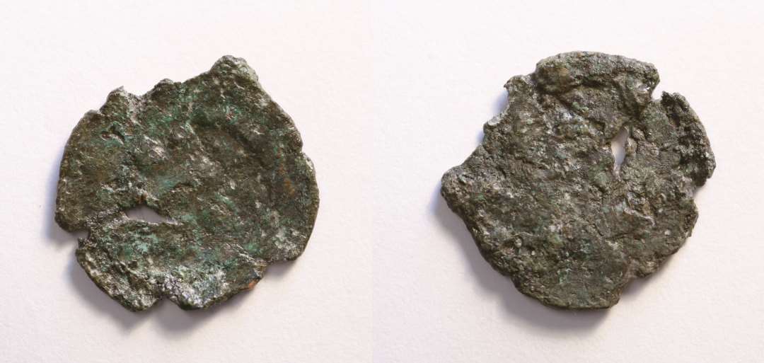 NM: Penning ubestemt, 1286-1360

Sandsynligvis borgerkrigsmønt.