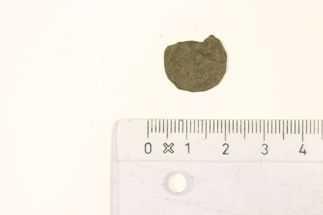 Borgerkrigsmønt. Penning, 1330-1340, MB 580, kantskade, kraftigt korroderet