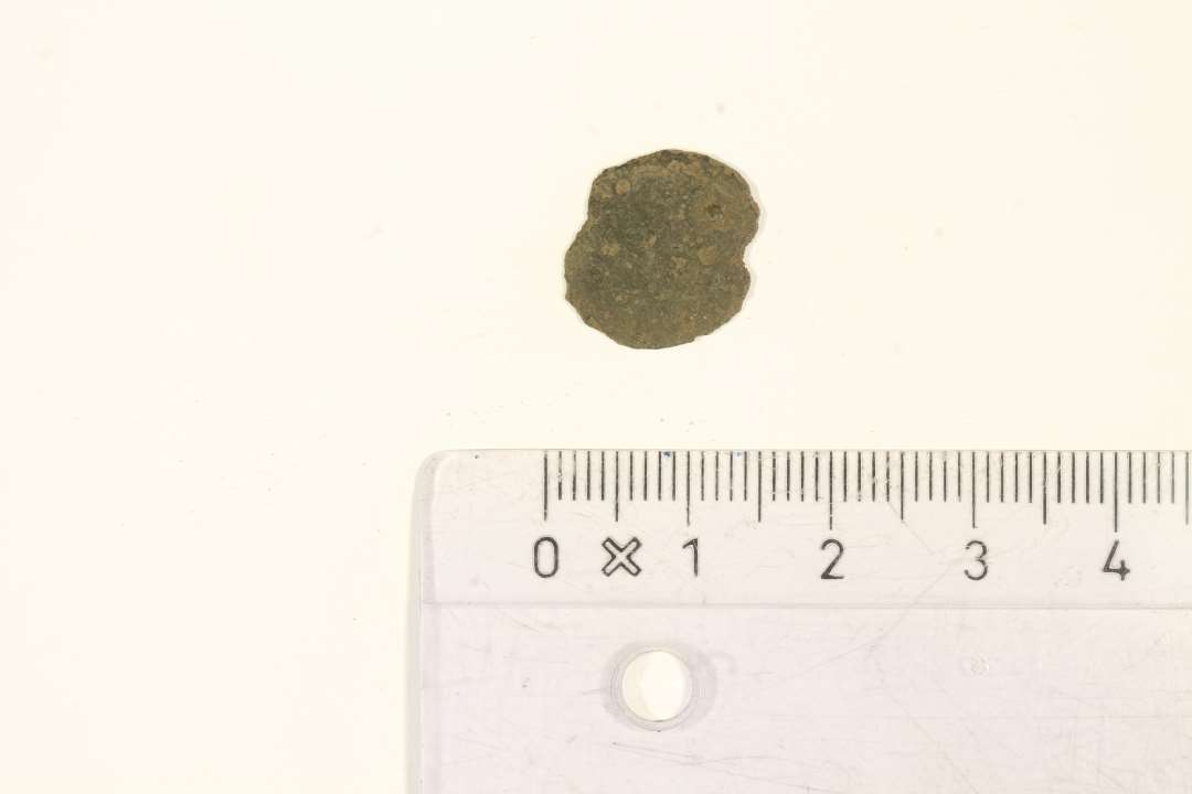 Borgerkrigsmønt. Penning, 1286-1360, MB, slidt, kraftigt korroderet