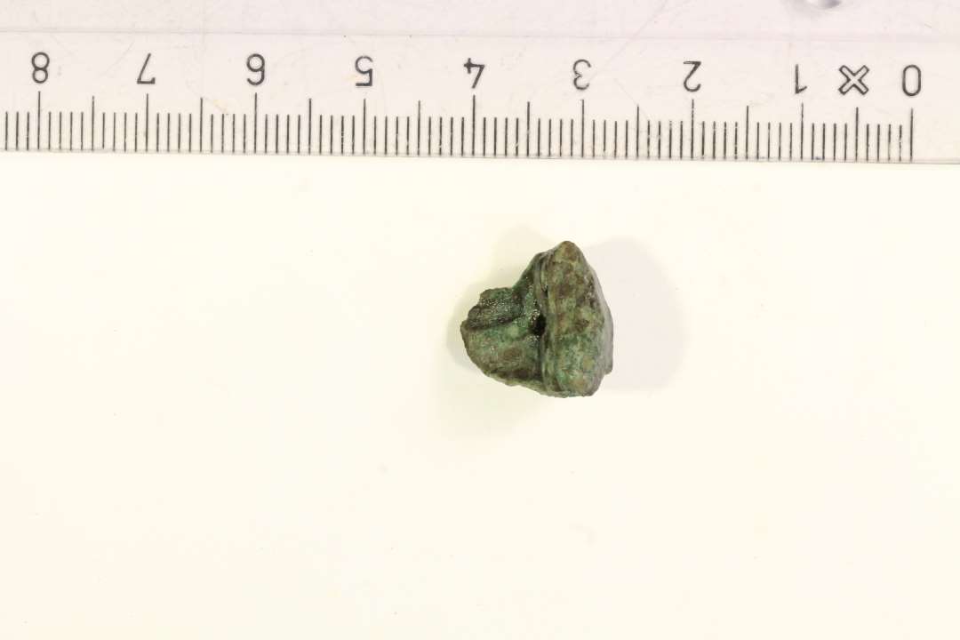 1 fragment af bronzefibula