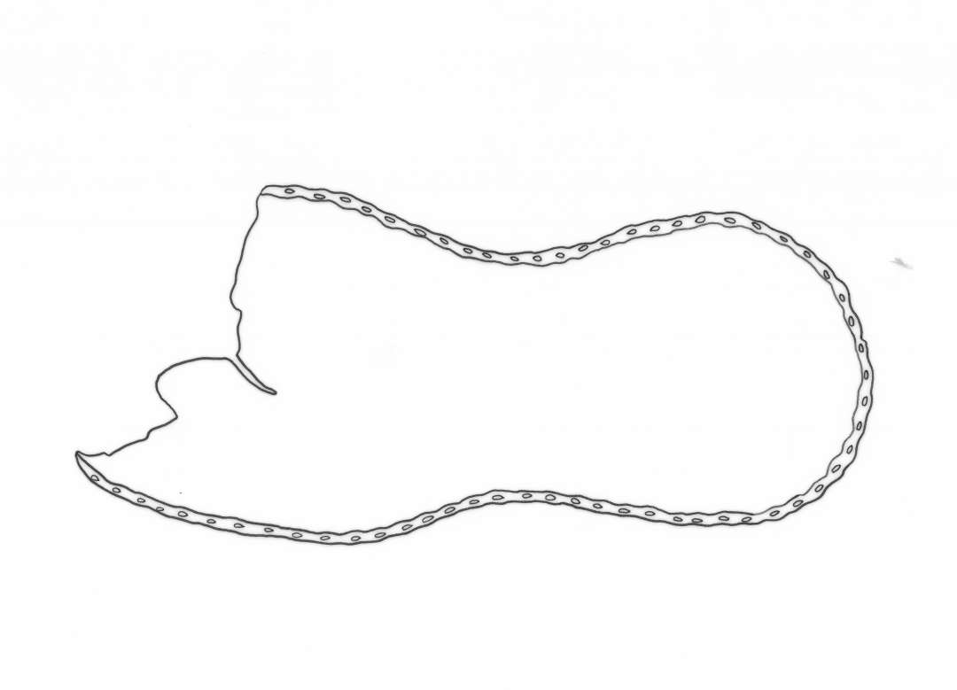 To sålefragmenter, heraf: En Sål med afrevet Næseparti fra venstre fod på voksen Person. Største Længde ca. 19,8 cm.