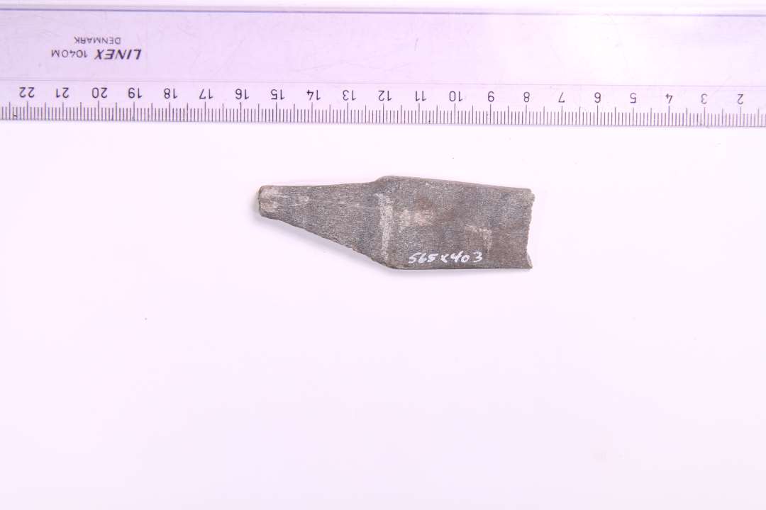 Fragment af hvæssesten. Største mål: 8 cm.
