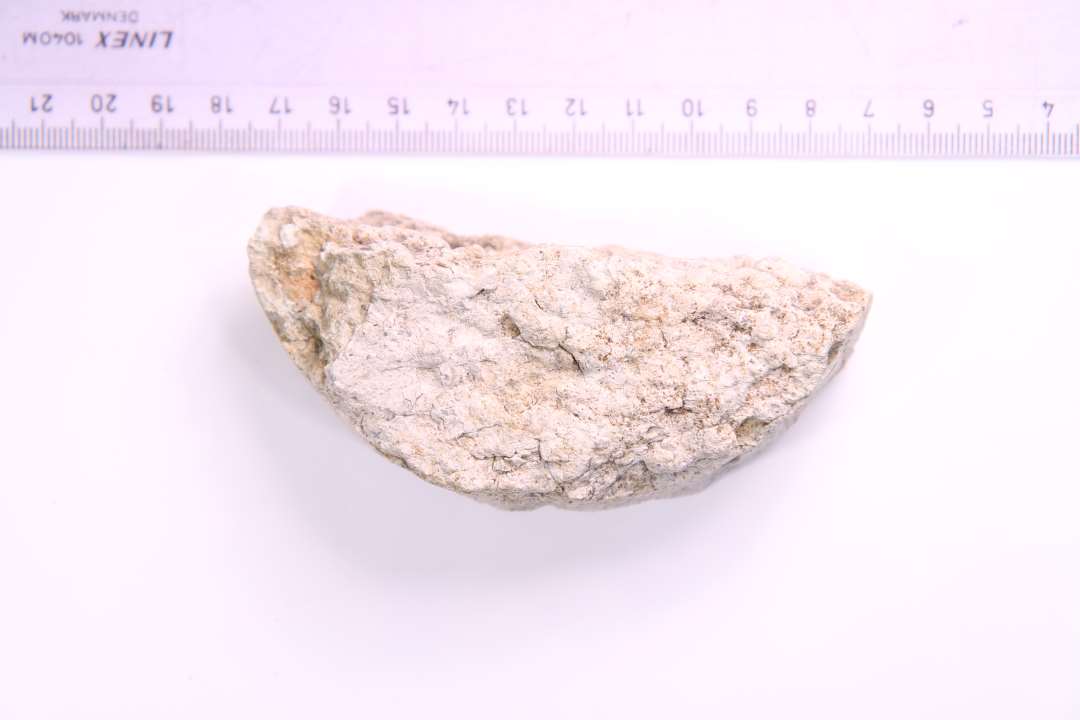 Fragment af søjle skaft? diameter: 10,5 cm.