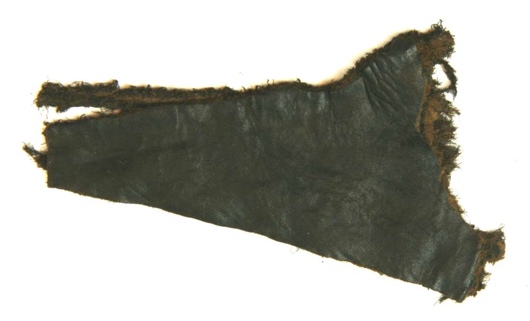 23 stk. læderaffald i form af større og mindre læderstykker og strimler.