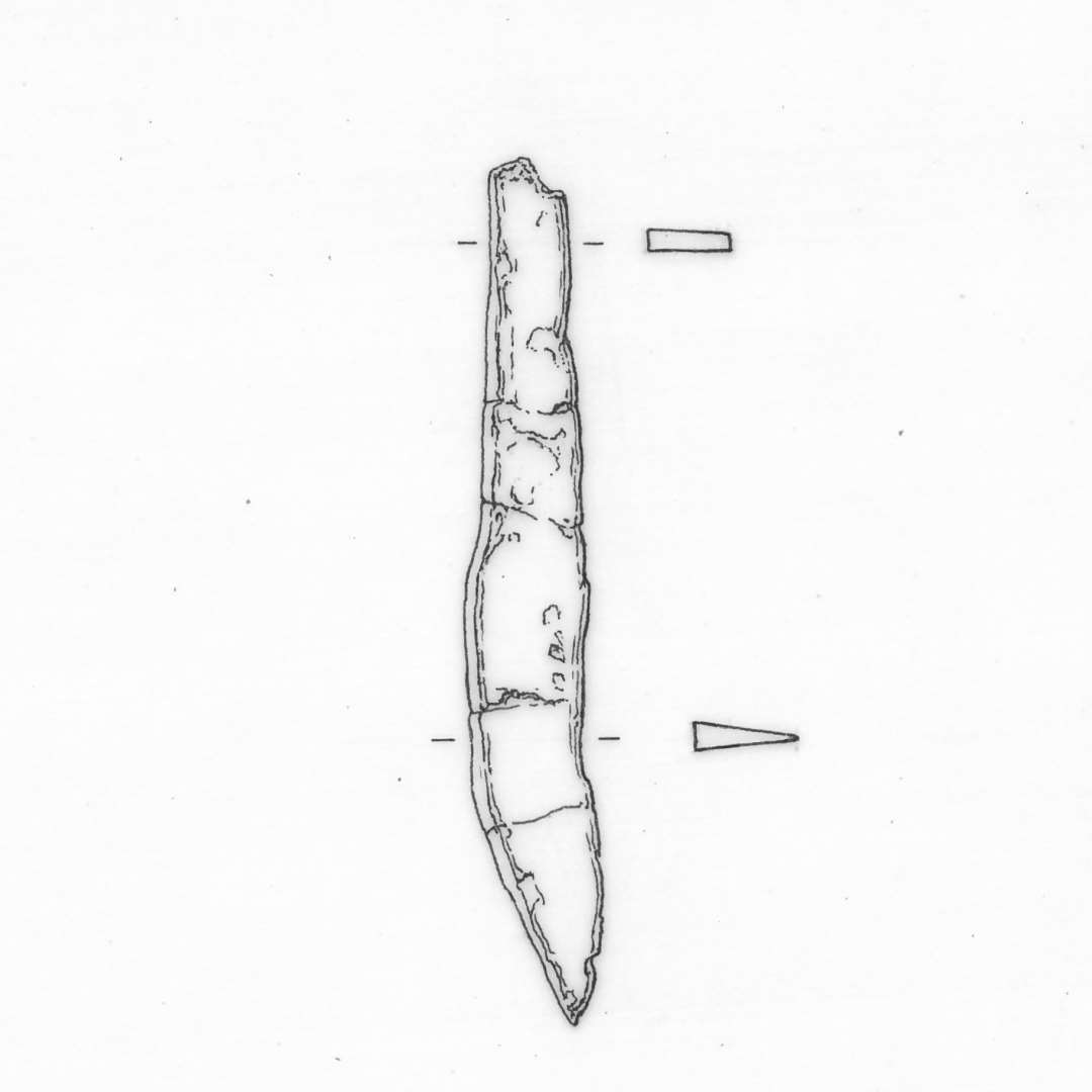 Fragment af jernkniv. Længde: 6,2 cm.