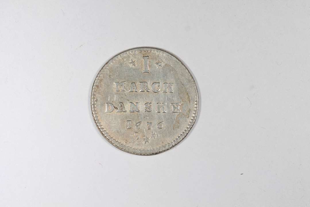  Christian V. Syv sølvmønter