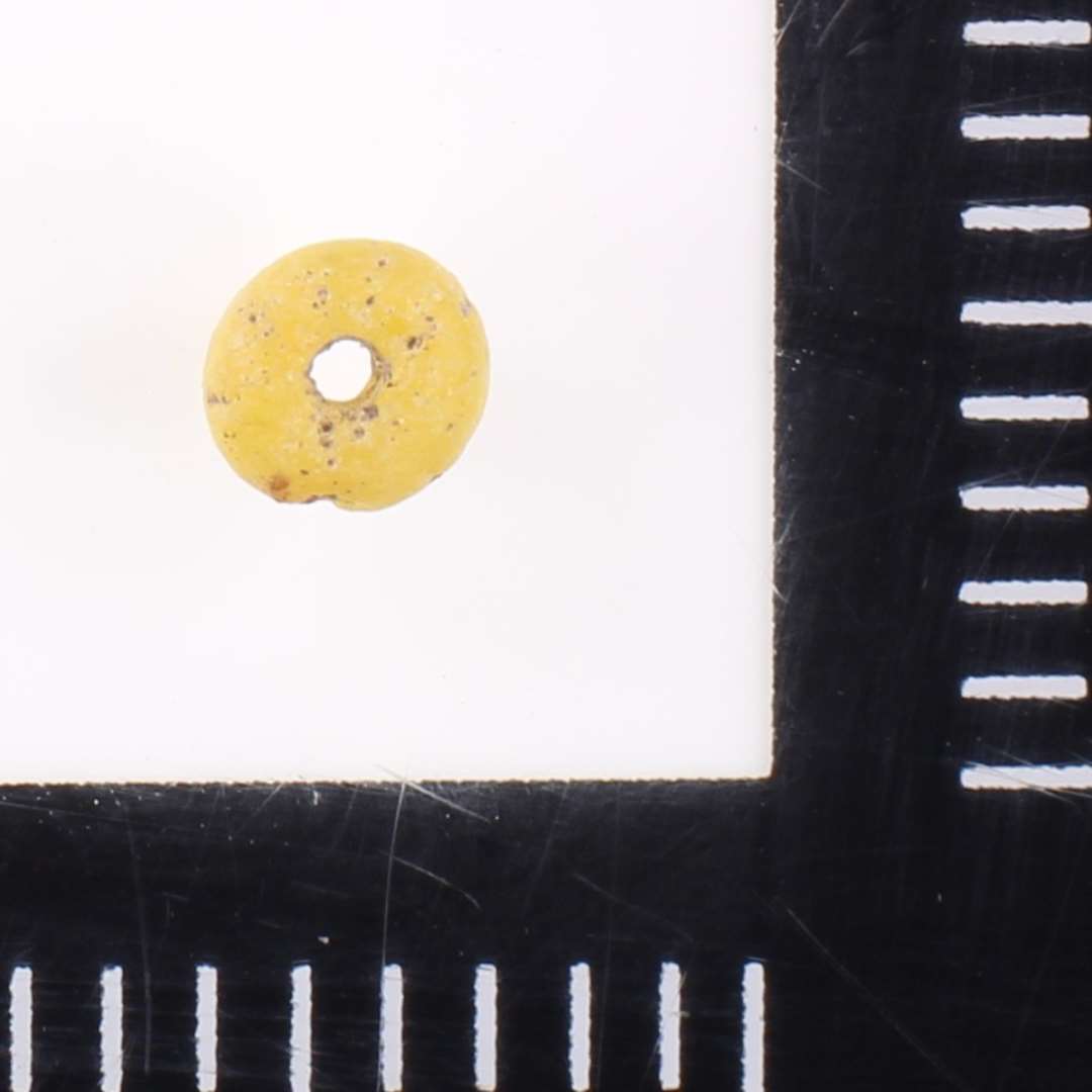 Mikro-lille perle. Ø: 2,8 mm.
